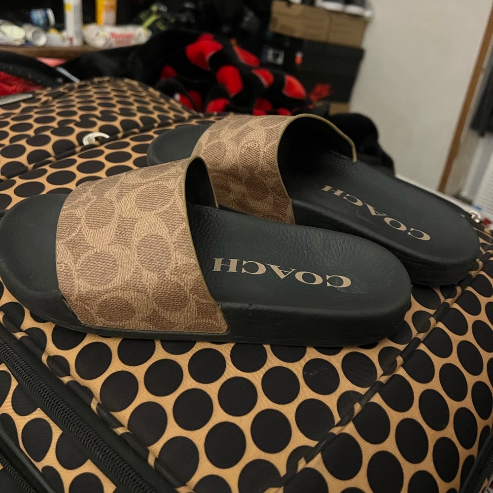 Coach slides size 6